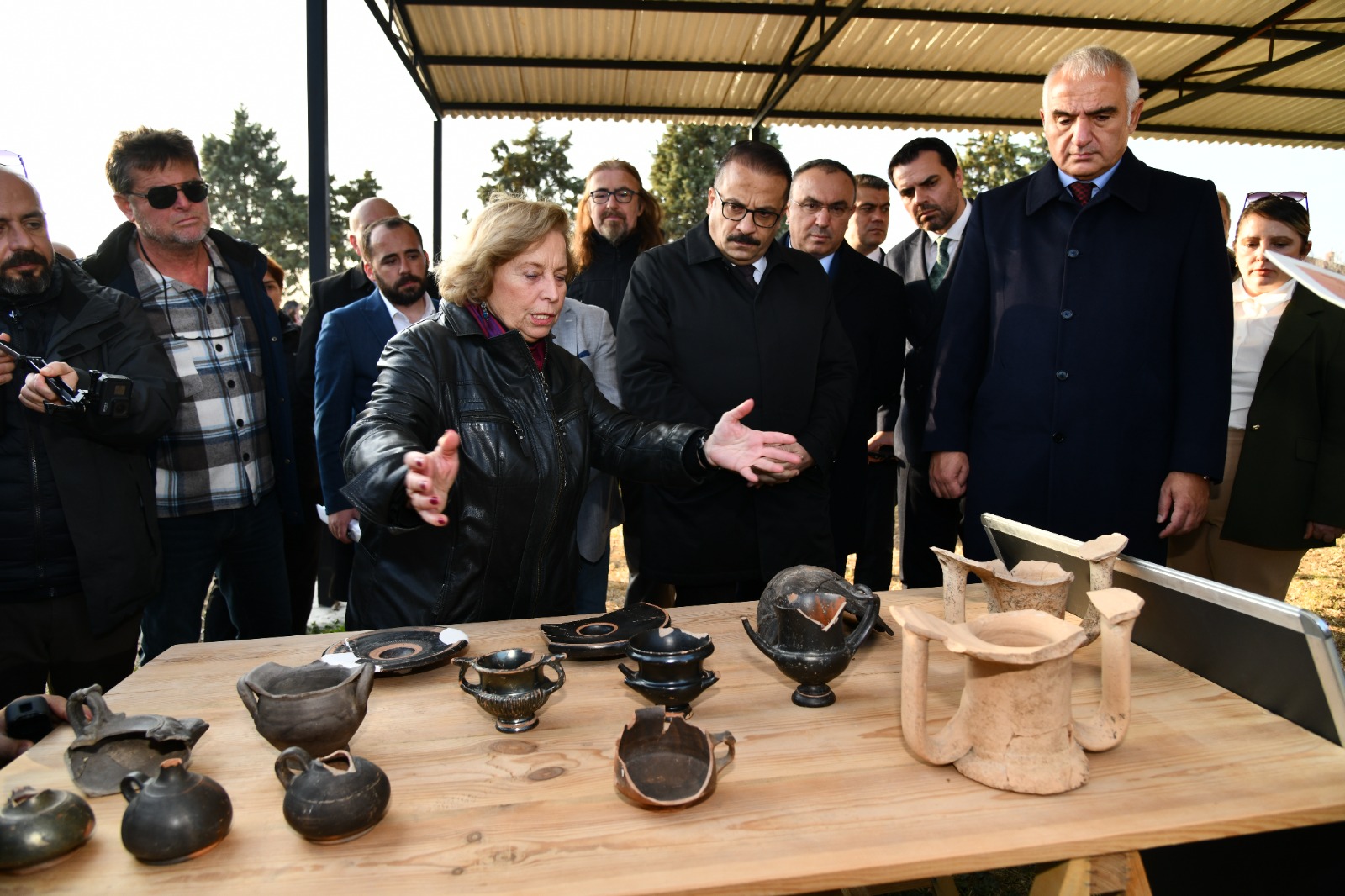 Bakan Ersoy Arkeolojik Kazı Yapılan Antik Kentleri Ziyaret Etti