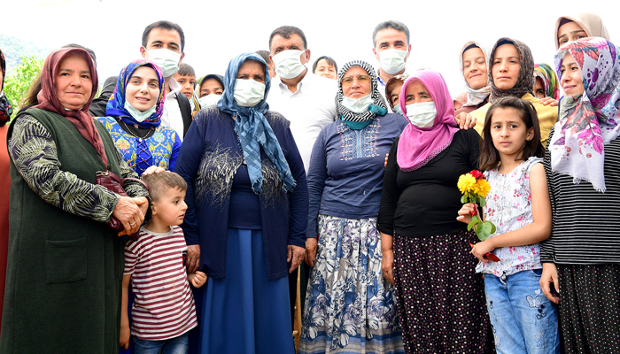 “BIÇAKÇI MAHALLEMİZ YAŞLISIYLA GENCİYLE BİRLİK VE BERABERLİK İÇİNDE”