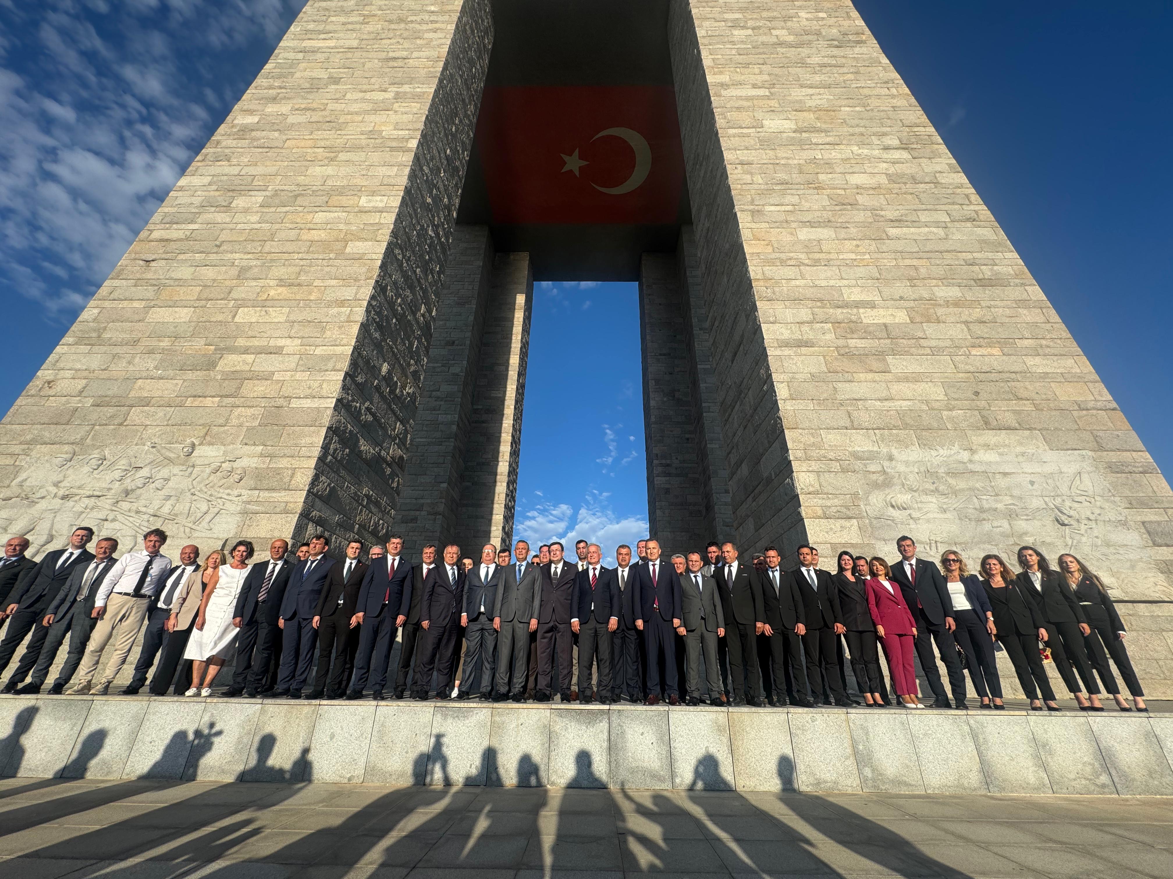 CHP'Lİ İL BELEDİYE BAŞKANLARI ÇANAKKALE'DE BULUŞTU