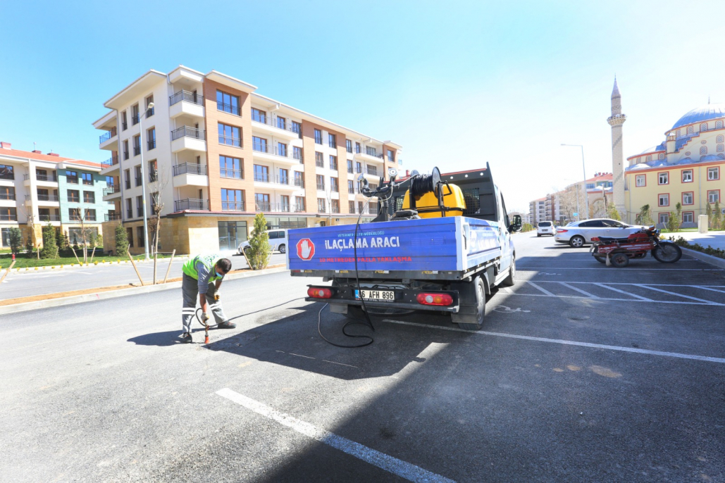 Elazığ Belediyesi Larva İlaçlama Çalışmalarını Sürdürüyor