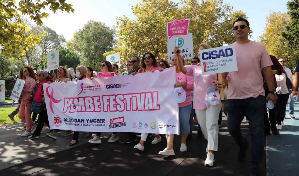 PEMBE FESTİVAL'LE MEME KANSERİNE DİKKAT ÇEKİLDİ