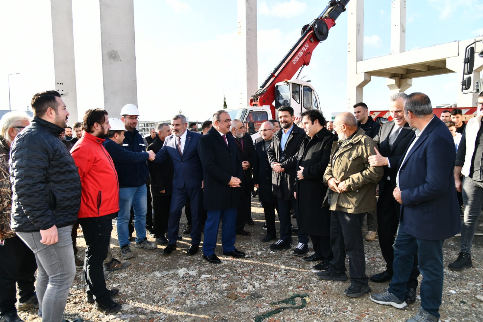 Vali Soytürk Yapımı Devam Eden Veliköy OSB Cami’nde İncelemelerde Bulundu